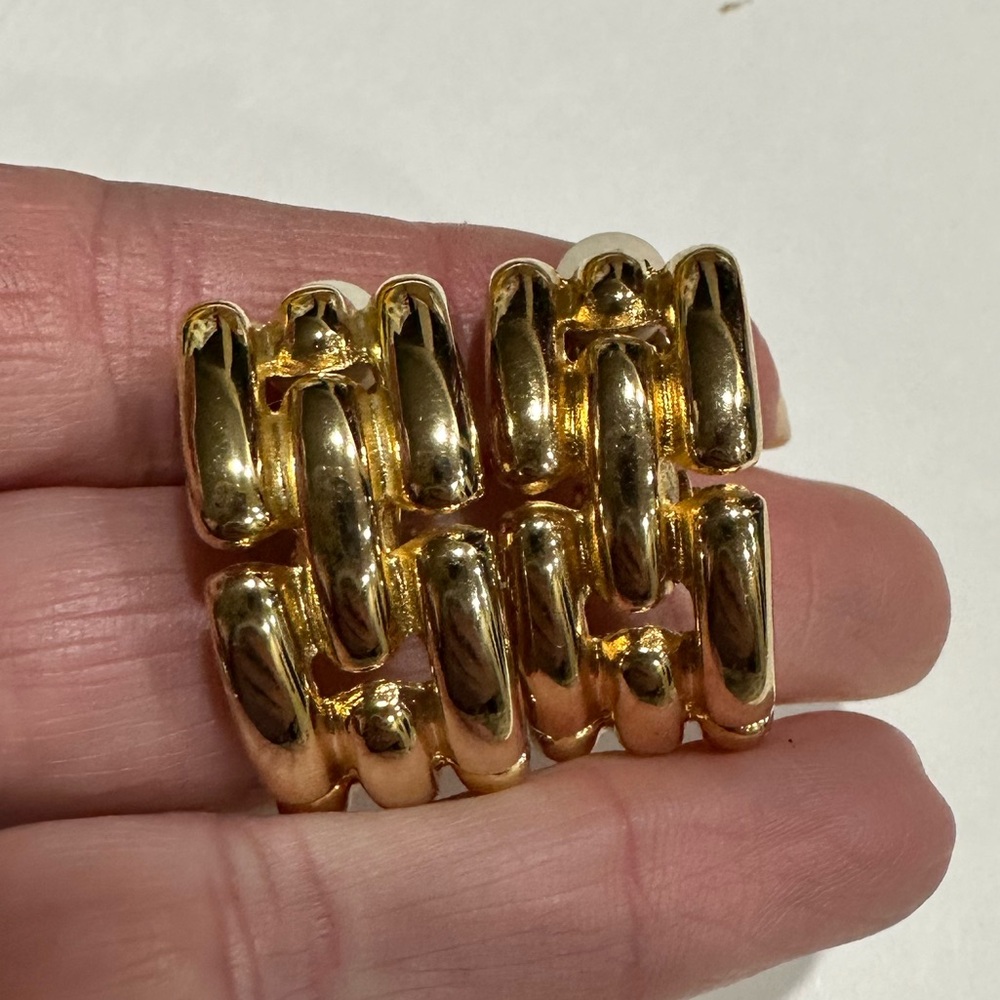 Givenchy Paris Chunky Link Hoop Earrings Clip On Old Money Luxury coastal - Picture 4 of 4